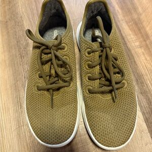 Allbirds Tree Runners Women’s 7 in Thyme Green